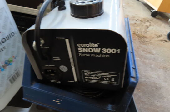 Palle med diverse lys, røgmaskine, stativ mv.