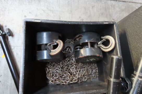 4 stk højtaler og 4 stk kædetajler