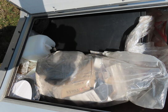 Hestetrailer BRENDERUP 33 med indhold