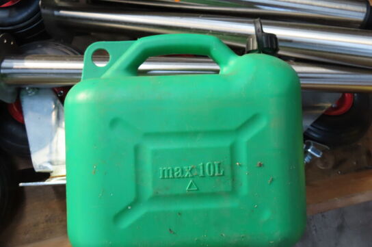 Palle med diverse hjul, benzindunk mv.