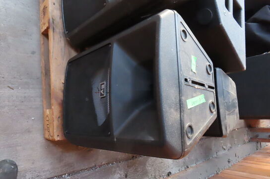 4 stk højtaler og 4 stk kædetajler