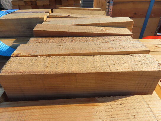 Palle med diverse træklodser