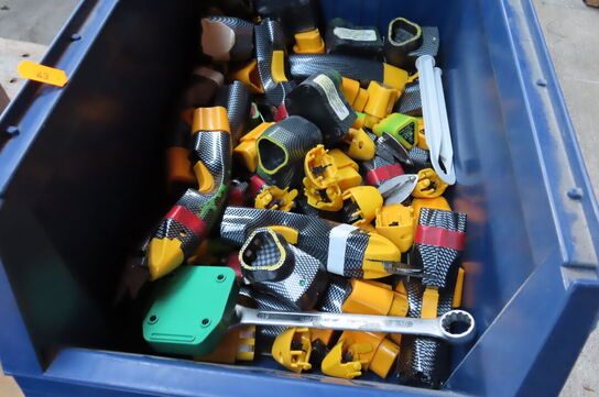 Kasse med diverse EC CUTTER