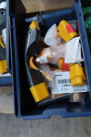 Kasse med diverse EC CUTTER