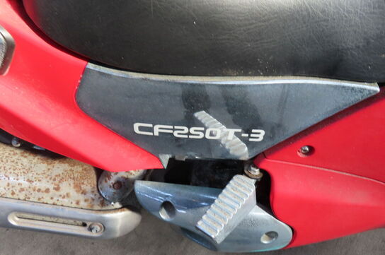 Motorcykel CF Moto V3