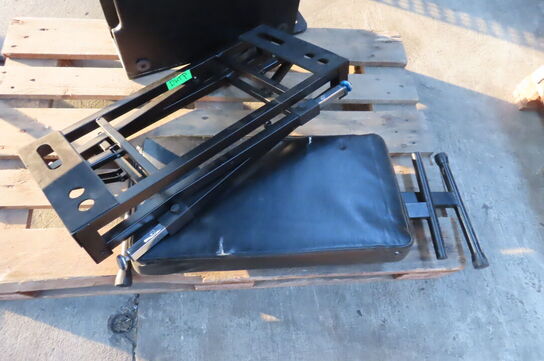 2 stk keyboardbænk mv.