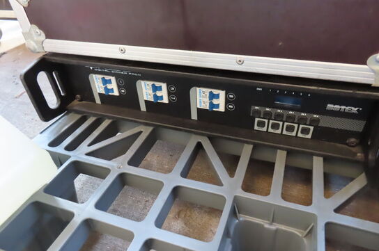 Palle med diverse lys, røgmaskine, stativ mv.