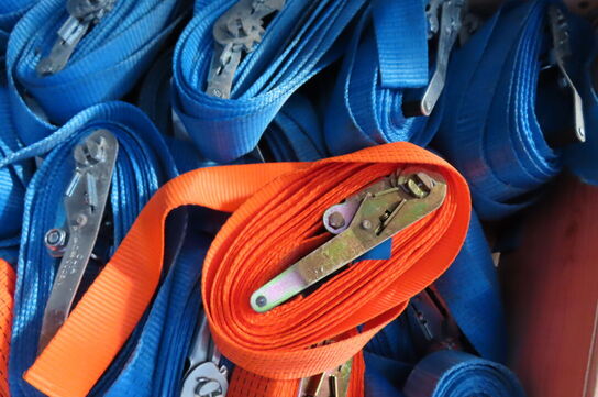 Palle med diverse stropper