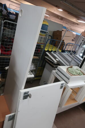 Div. reoler, skuffemonduler, borde m.m.