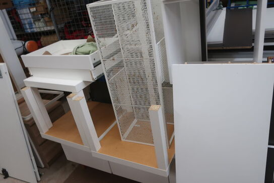 Div. reoler, skuffemonduler, borde m.m.