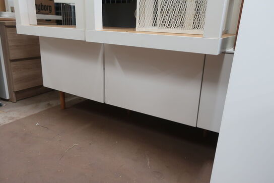 Div. reoler, skuffemonduler, borde m.m.