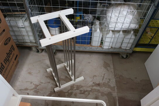 Div. reoler, skuffemonduler, borde m.m.