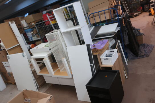 Div. reoler, skuffemonduler, borde m.m.