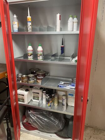 Skab med indhold WÜRTH