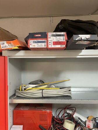 Skab med indhold WÜRTH