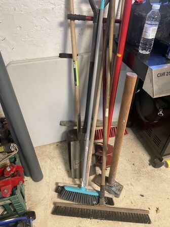 Haveredskaber og klapbord