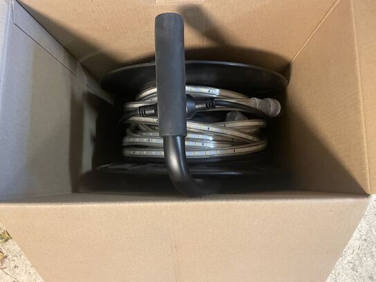 To stole samt LED-lys