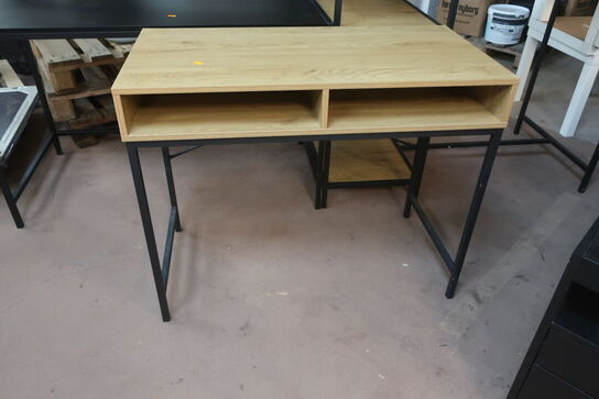 3 stk. Borde, reoler JYSK