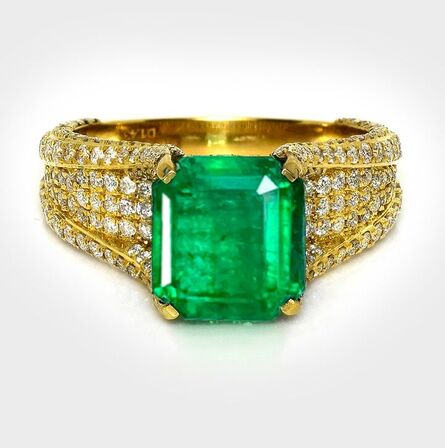 5,46 ct. meget fin smaragd og diamantring i 18 kt. gulguld. IGI.