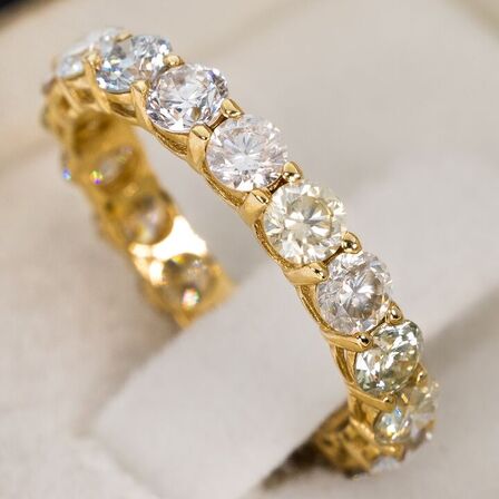 3,03 ct. naturlig diamant og 14 kt. alliance guldring. GCI