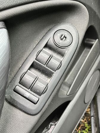 Varebil FORD C-MAX 1,6 Tdci 109 HK (80 kw)