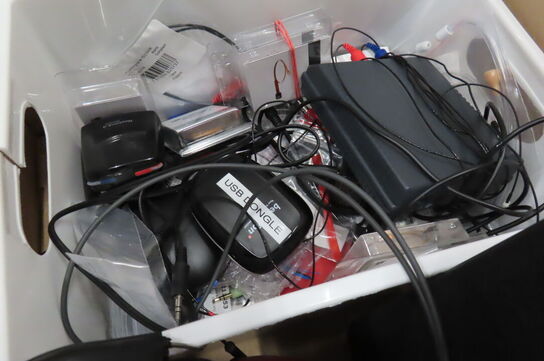 Div. udstyr til høreprøver og høreapparater