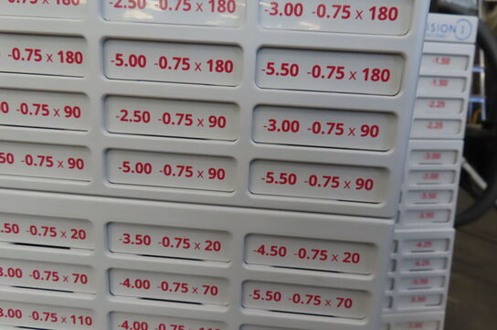 2 stk. sorteringsreoler til kontaktlinser