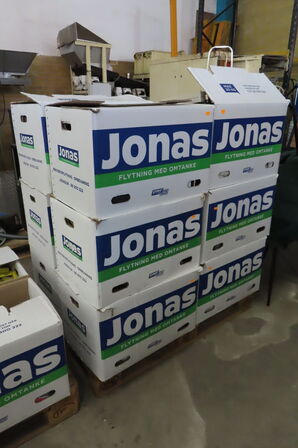 Indhold af te-køkken samt diverse brugskunst