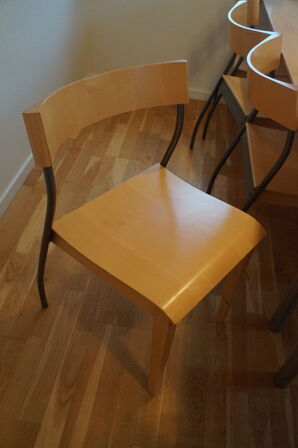 2 stk. kantineborde inkl. 12 stk. stole