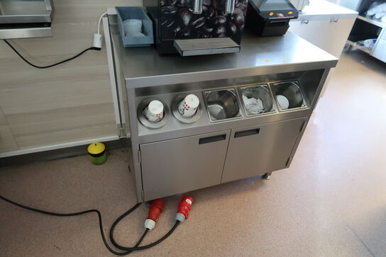 Rustfri stålbord med indhold (espressomaskine medfølger ikke)