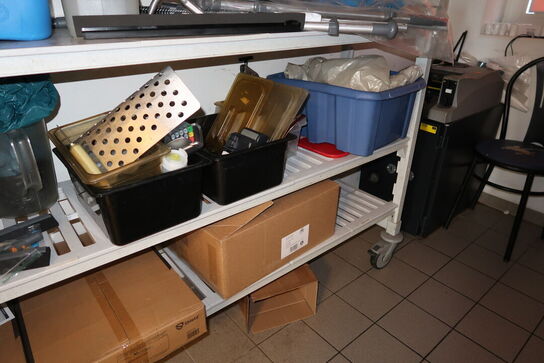 Engangshandsker, rengøringsmidler m.m.