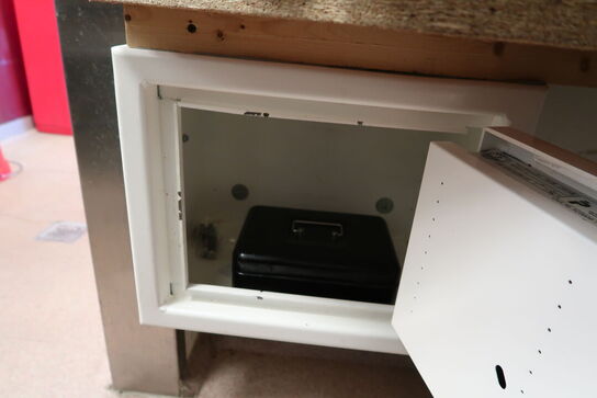 3 stk. kontorstole/stole, pengeskab