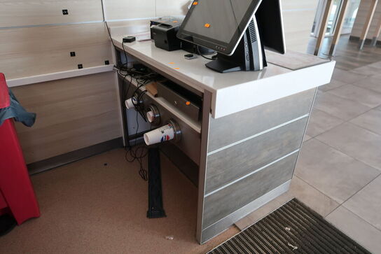 Disk med indhold (elektronik udstyr medfølger ikke)