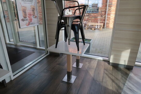 3 stk. borde med 4 stk. stole samt bænk