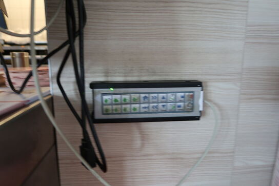 2 stk. computerskærme SAMSUNG S24E450 med betjeningspanler