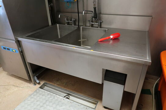 Rustfri stålvaske med armatur