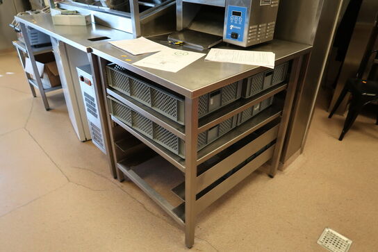 Rustfri stålbord med indhold (uden brødrister)