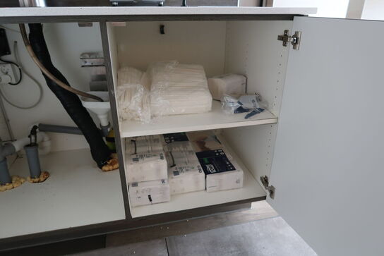 Disk med indhold (sodavandsdispenser medfølger ikke)