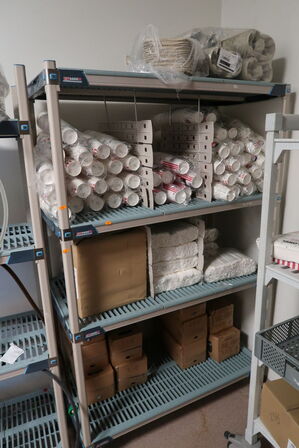 Fødevarereol METRO MAX med indhold