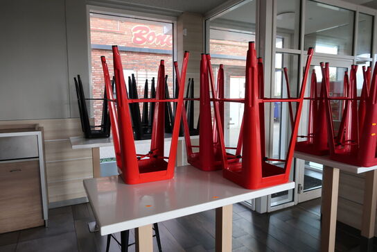 2 stk. barborde med 6 stk. barstole