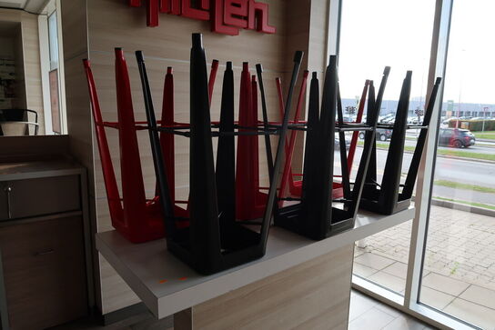 Barbord med 6 stk. barstole