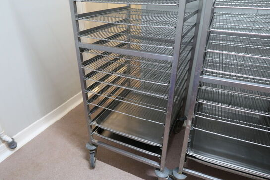 Stikvogn med indhold