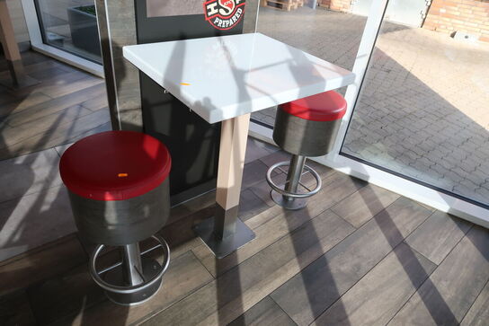 4 stk. skamler med 2 stk. borde