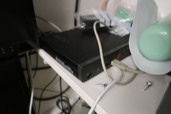 3 stk. computerskærme IIYAMA, FUJITSU, ASUS samt computer LENOVO