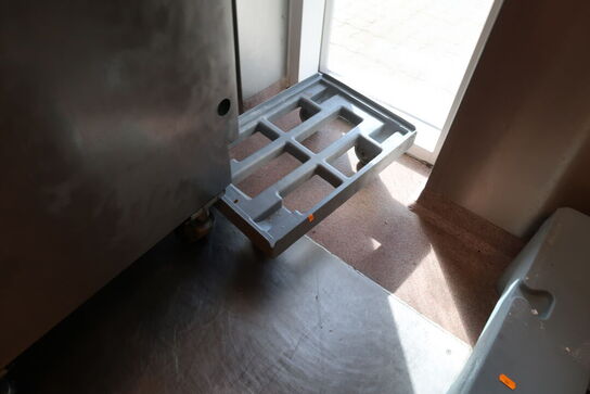 Skraldespand, plastikpalle, vogn