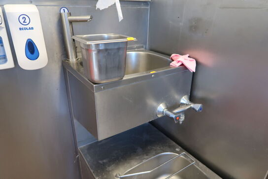 Vaskestation, papirdispenser, sæbedispenser m.m.