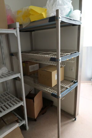 Fødevarereol METRO MAX med indhold