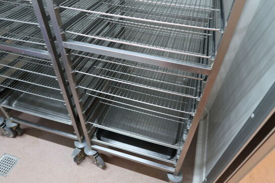 Stikvogn med indhold