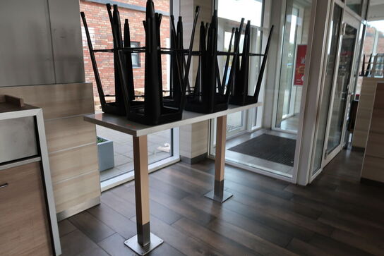 Barbord med 6 stk. barstole