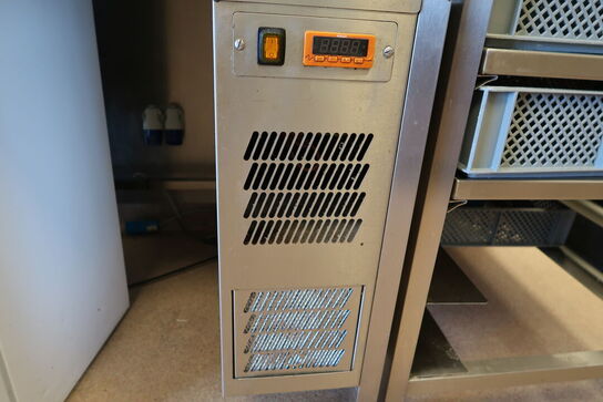 Rustfri stålbord med køleenhed (varmeskab medfølger ikke)